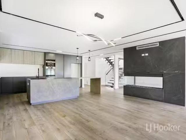 Just in! 100 Shanke Crescent, Kings Langley, NSW 2147
