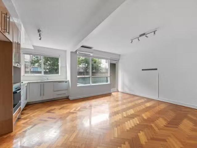 Deal! 10/11 Kooyong Road, Armadale VIC 3143