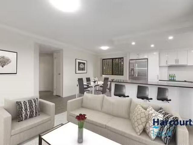 Just in! 10/182 Carmody Road, St Lucia, QLD 4067