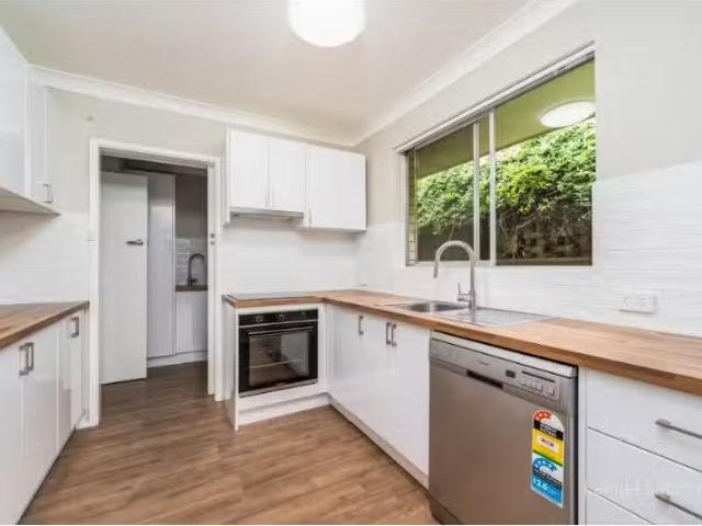 For Rent! 101 Perrott Street, Armidale House for rent Listed.