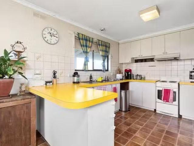 Cheap 101 Racecourse Road, Haddon, VIC 3351