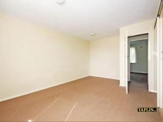 For Rent! 10/21 Laught Avenue, Black Forest, SA 5035