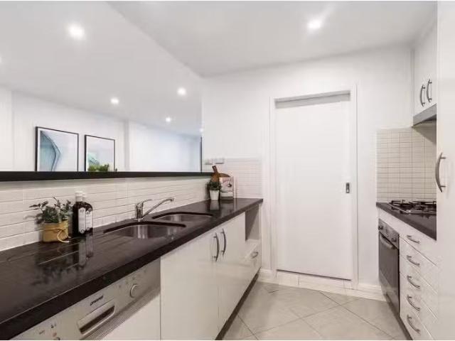 Nice 102/2C Munderah Street, Wahroonga Apartment for rent Lis.