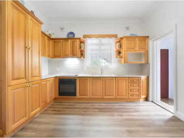 New 102 Gardeners Road, Kingsford House for rent Listed by Gu.