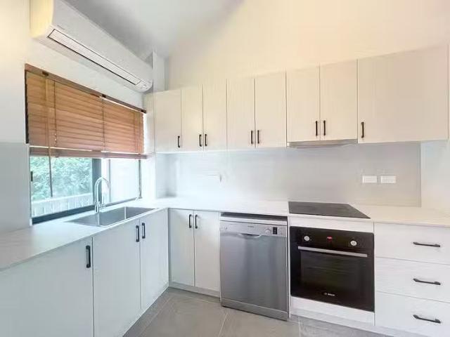 Deal! 10/37 Thornbury Street, Spring Hill, QLD 4000