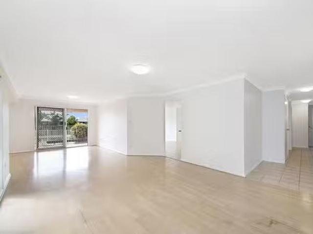 For Rent! 107 Campbell Street, Bundall, QLD 4217