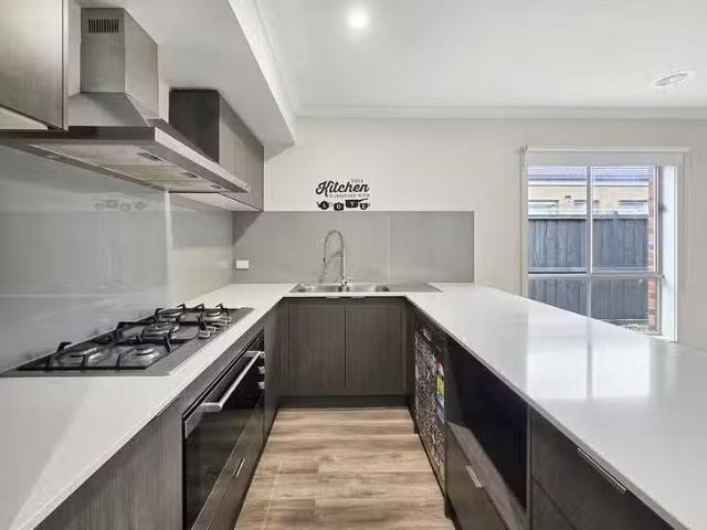 Just in! 104 Flourish Drive, Mount Duneed, VIC 3217