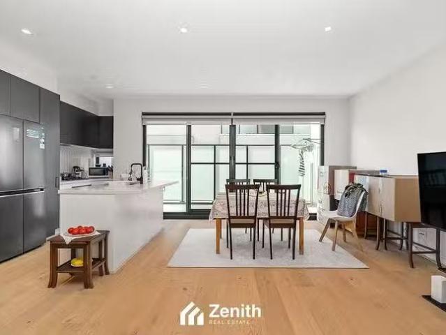 For Rent! 105/10 Churchill Street, Ringwood, VIC 3134