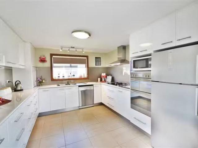 Charming 105 Emu Bay Road, DELORAINE, TAS 7304 House for Rent