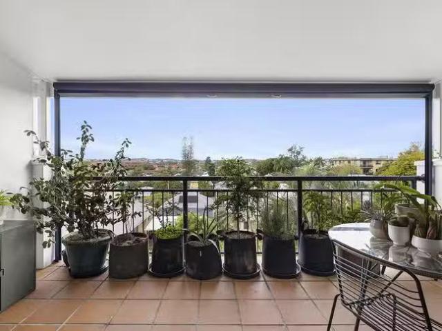 Just in! 10/5 Heidelberg Street, East Brisbane, QLD 4169
