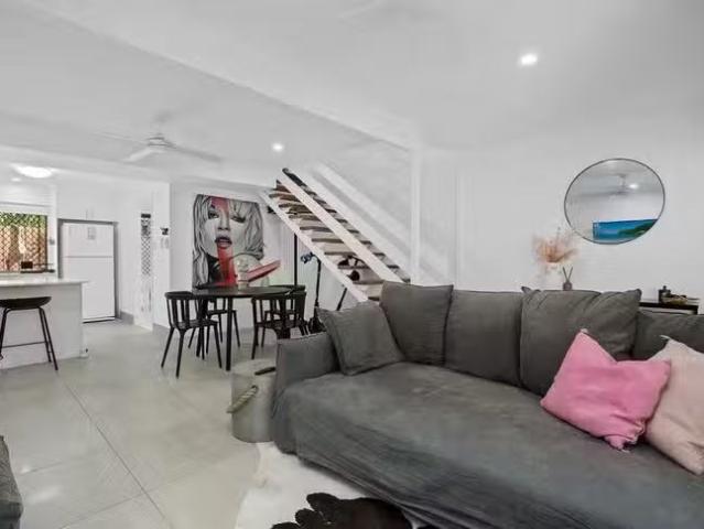 Charming 10/9 Eady Avenue, Broadbeach Waters, QLD 4218