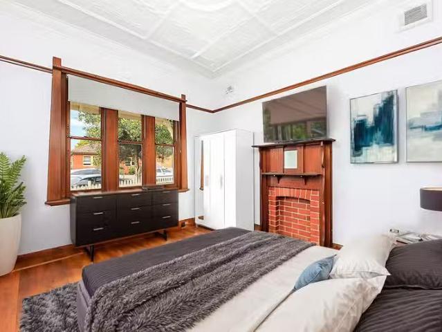 Rental! 10 Melbourne Street, Concord NSW 2137