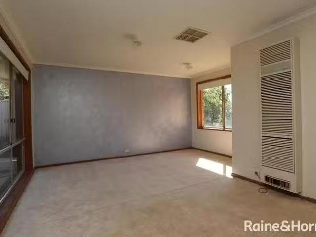 Unique 10 Harrier Street, Estella, NSW 2650