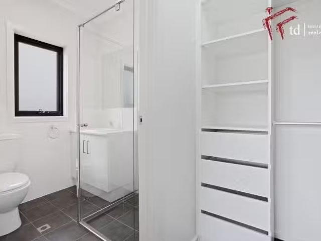 Deal! 10 Heron Grove, Mount Barker, SA 5251