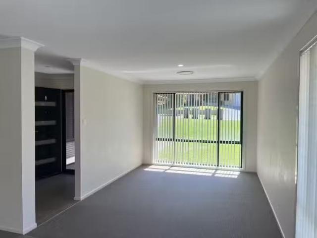 Cheap 10 Patmos Drive, NORTH BOAMBEE VALLEY House for rent Li.