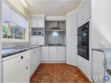 Cheap 10 Pryton Close, Palmerston House for rent Listed by Ra.