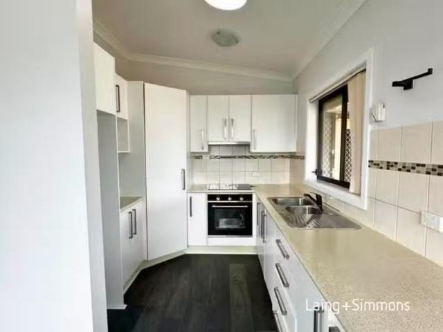 Deal! 10 Rudd Pl, Blackett House for rent Listed by Maddyson.