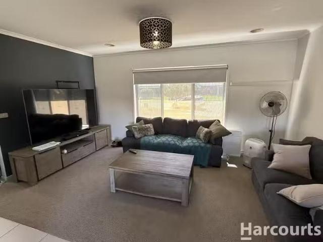 Just in! 10 Sawyer Court, HORSHAM, VIC 3400 House for Rent