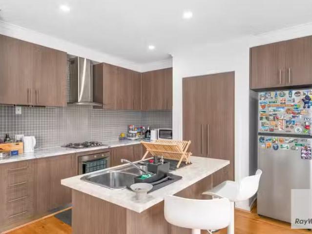 Just in! 10 Scullin Road, Burnside Heights VIC 3023