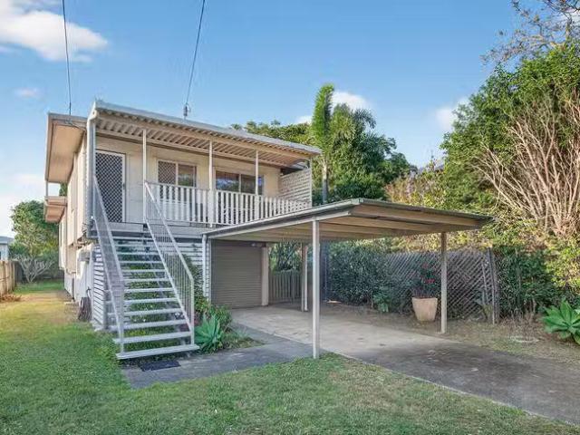 Charming 10A Bell Street, Woody Point, QLD 4019