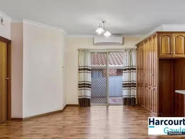 Charming 10A Mary Alice Drive, Para Hills, SA 5096
