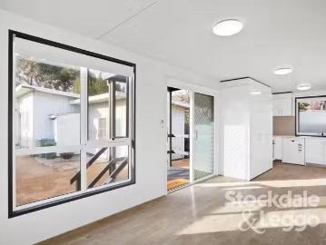 Cozy 10A Sixth Avenue, Rosebud, VIC 3939
