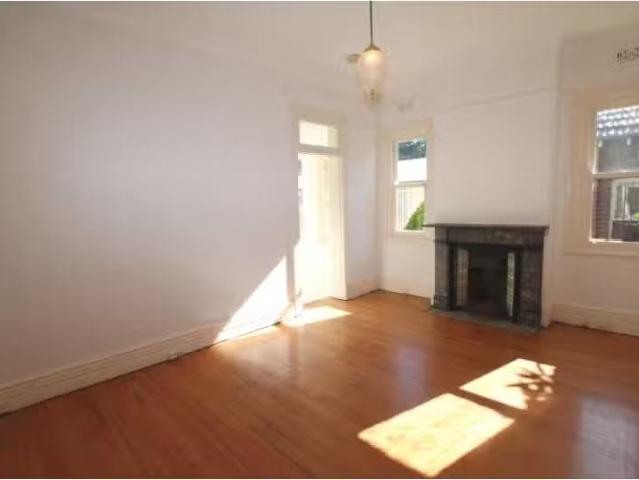 Charming 113 Birrell Street, Bondi Junction Townhouse for rent.