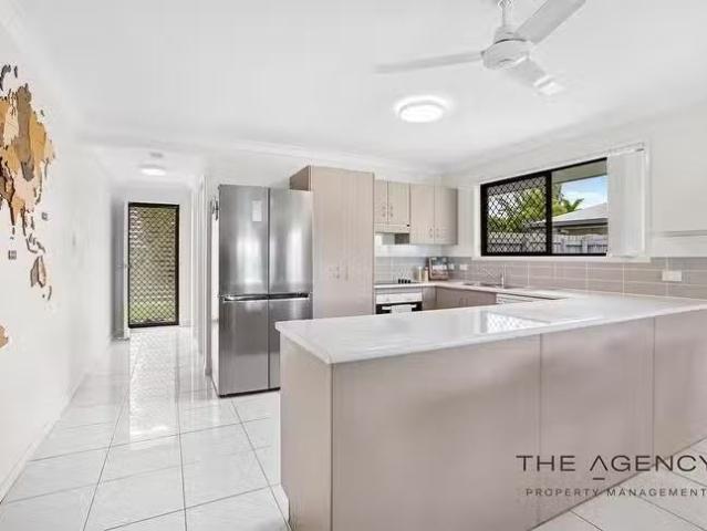 Unique 1/103 Bottlebrush Drive, Lammermoor, QLD 4703