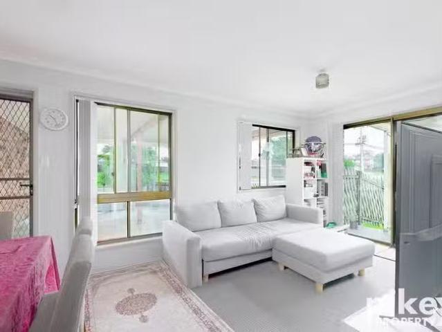 Cheap 1/104 Glenwood Drive, Morayfield, QLD 4506
