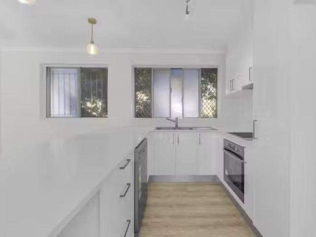 Cheap 1/104 Windermere Road, Hamilton, QLD 4007