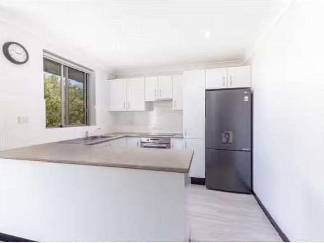 Cozy 11/10 12 Curtis Street, CARINGBAH Apartment for rent Lis.