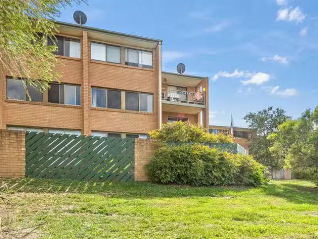 Deal! 11/12 Wilkins Street, Mawson, ACT 2607