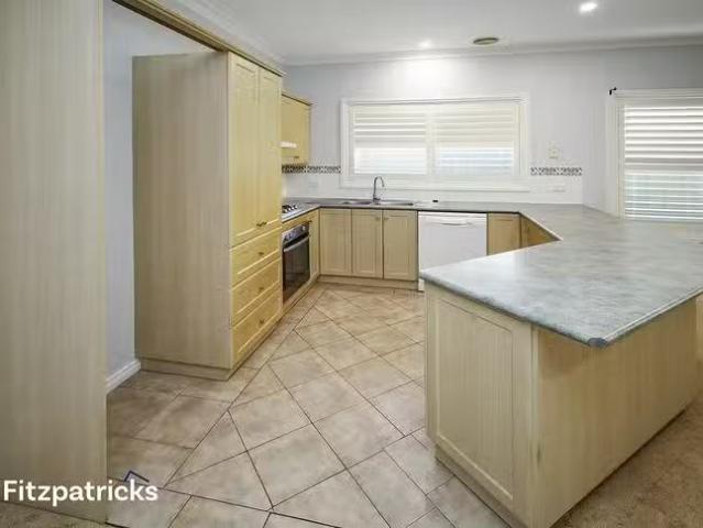 Deal! 1/112 Urana Street, Turvey Park, NSW 2650