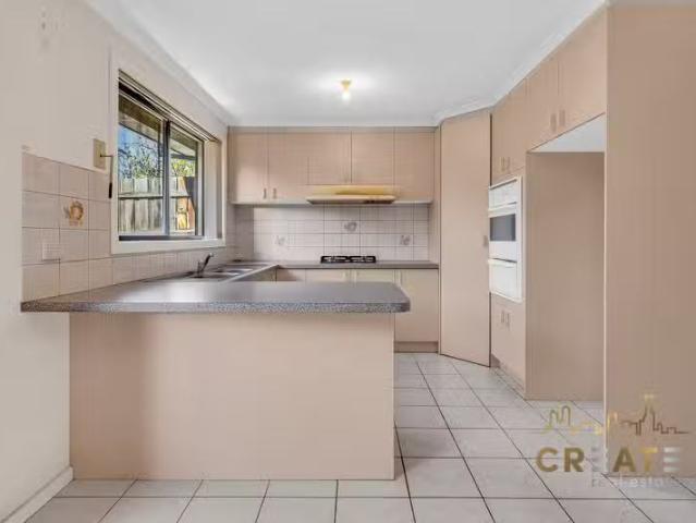Charming 1/118 Cornwall Road, Sunshine VIC 3020