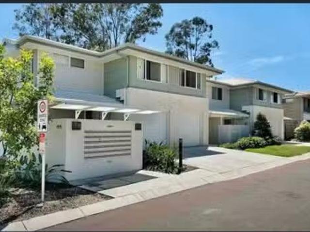 Cozy 111 Cowie Road, Carseldine, QLD 4034