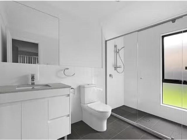 Nice 1/122 Rita St, Thirlmere House for rent Listed by Caitli.