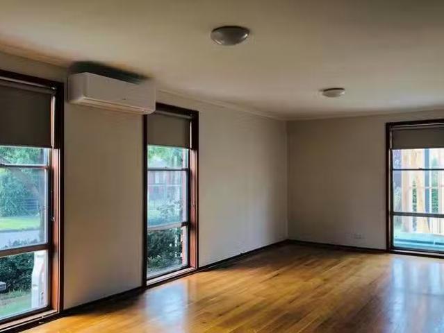 For Rent! 1/12 Bennett Street, Sunshine West, VIC 3020