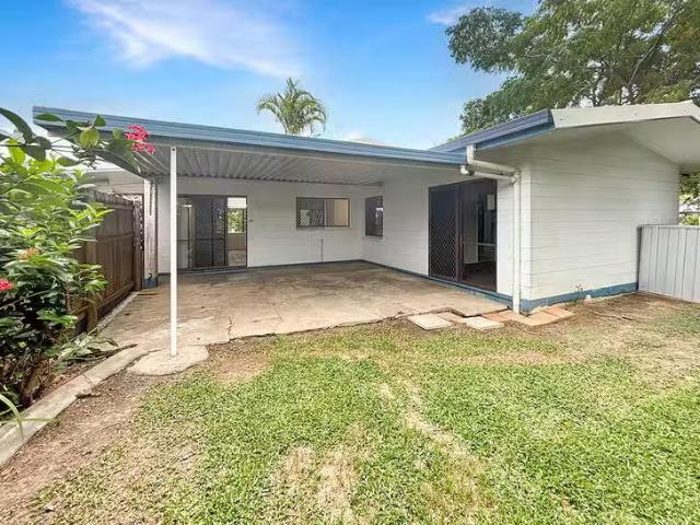 Charming 1/12 Mahab Street, Kewarra Beach, QLD 4879