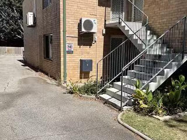 Cheap 1/12 Ogilvie Road, Mount Pleasant, WA 6153