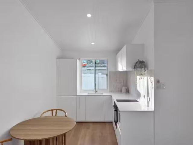 Unique 1/17 Monash Street, TUGUN Apartment for rent Listed by.