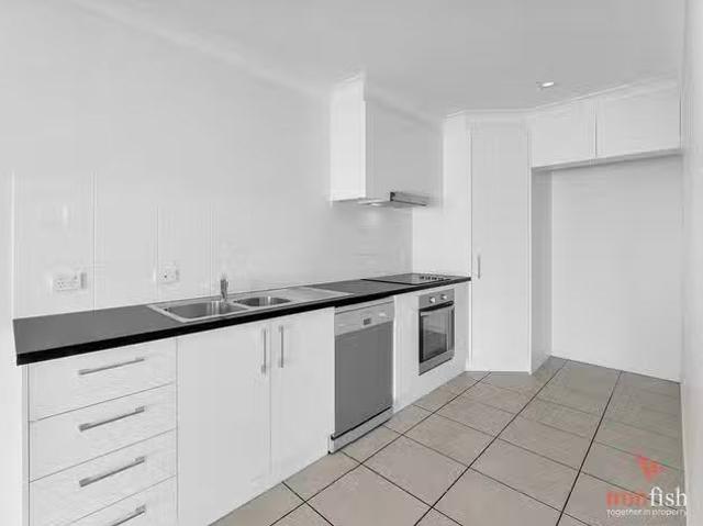 Charming 1/17 Phoebe Way, Gleneagle, QLD 4285