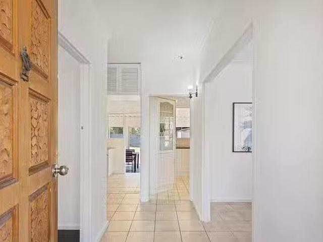 Cozy 114 Nelson Road, Valley View, SA 5093