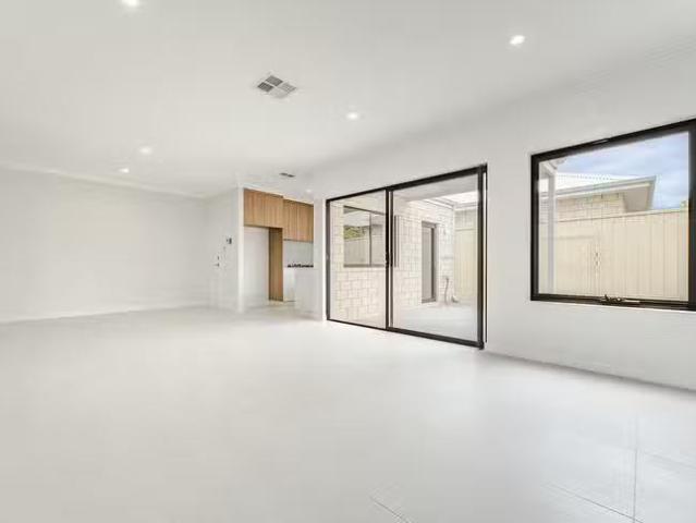 Deal! 114A Mars Street, Carlisle, WA 6101