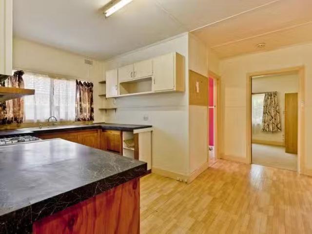 Unique 1/151 Grand Boulevard, Montmorency VIC 3094