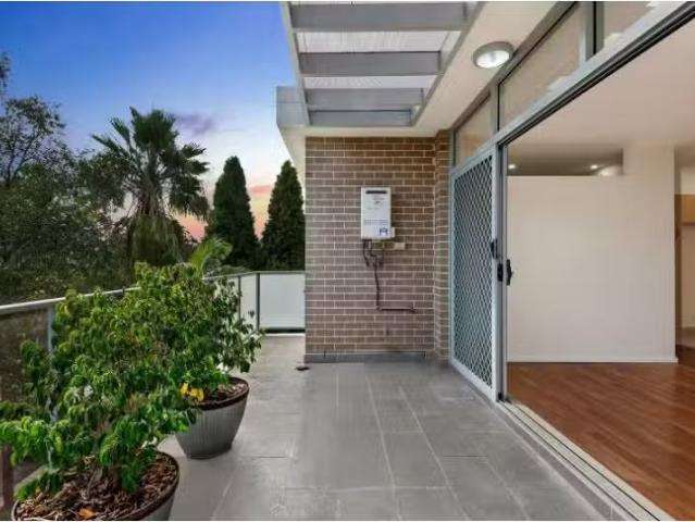 Rental! 11/5 7 Richards Avenue, Peakhurst Apartment for rent.