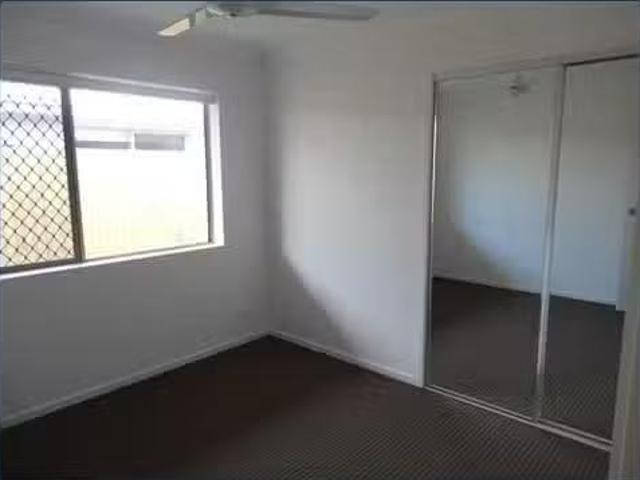 Charming 1/15 Westaway Crescent, Andergrove, QLD 4740