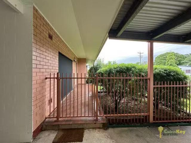 Cozy 1/18 Rita Close, Woree, QLD 4868