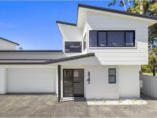 Nice 1/191 Kennedy Drive, Tweed Heads West Townhouse for rent.