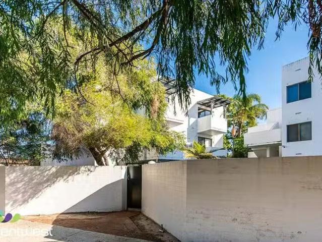 Just in! 11/949 Albany Highway, East Victoria Park, WA 6101