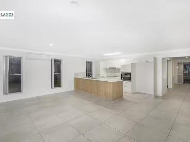 Cozy 119 Bankswood Drive, Redland Bay, QLD 4165